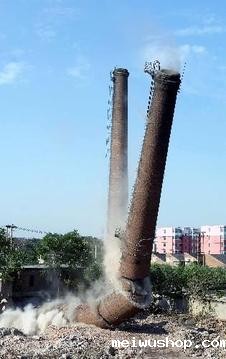 烟囱定向爆破案例研究解析